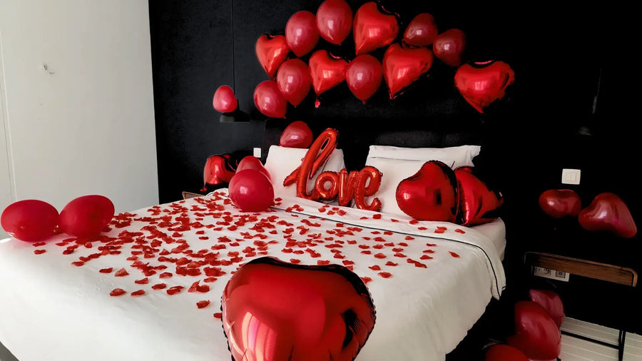 Surprise romantique en 10 minutes – Kit déco chambre avec pétales et ballons